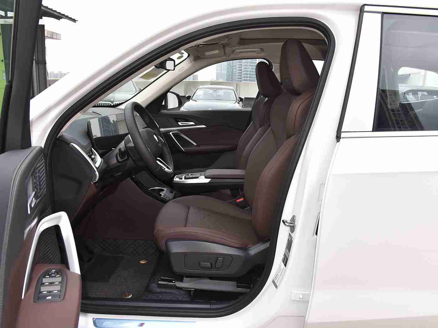 蝌蚪窝网,特斯拉Model Y：新能源汽车黑马，科技配置丰富，性能卓越，年底上市备受期待-2