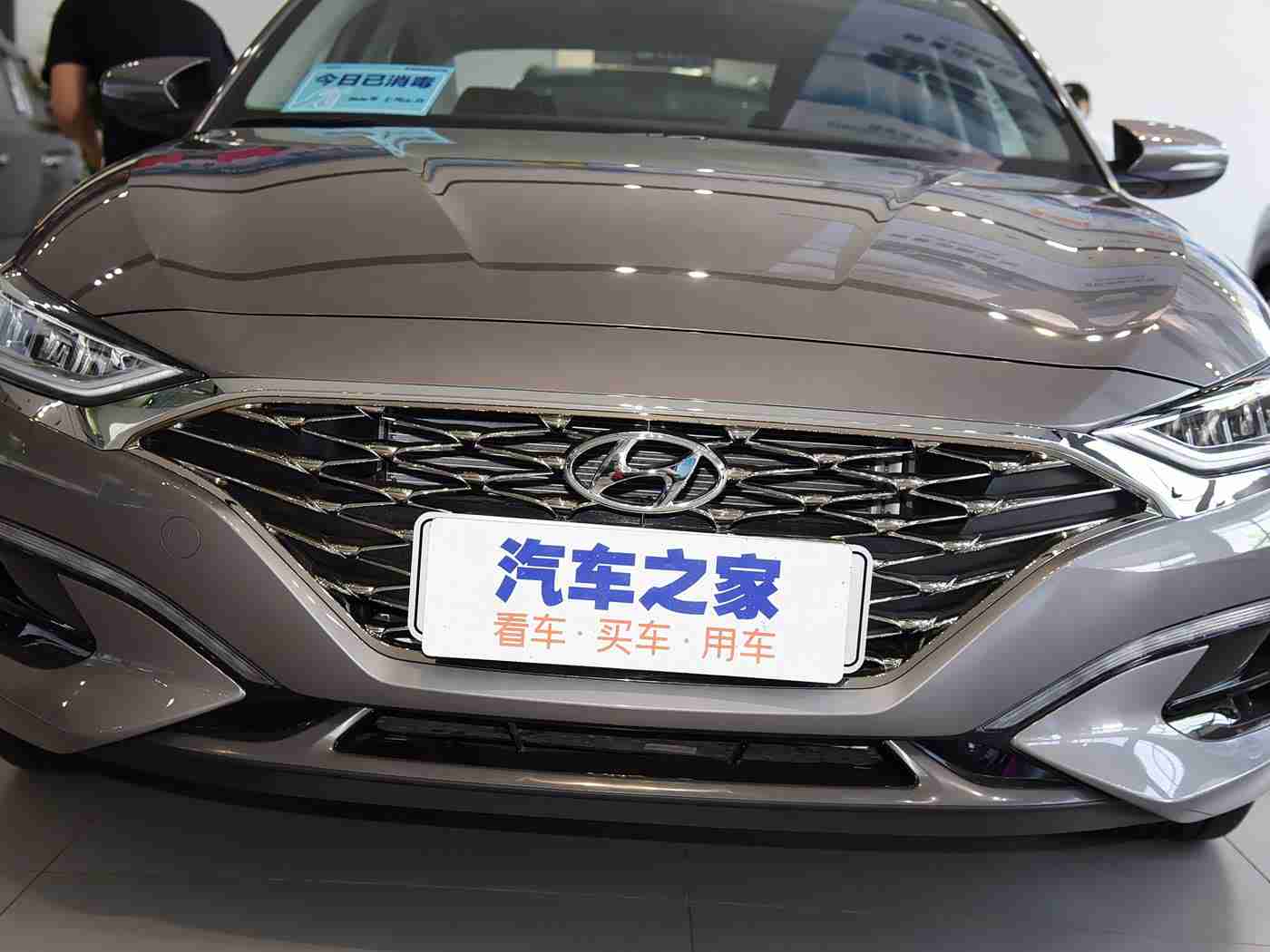 三级AV,“颠覆视觉，性能卓越：全新概念车型横空出世，引领汽车行业新潮流！”-2