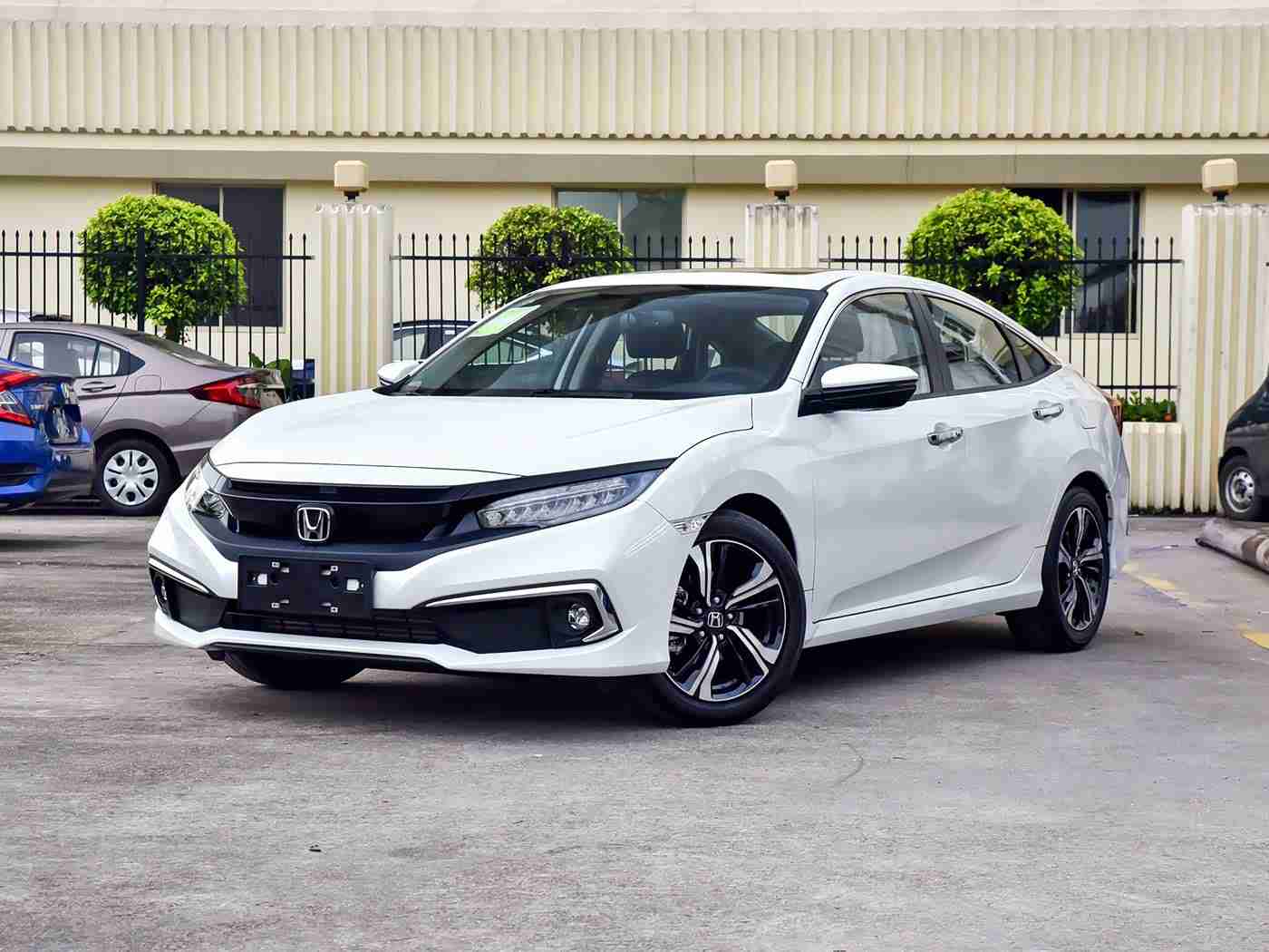 www久,“未来出行，续航无忧，智能驾驭，无线畅行，新能源汽车革新之旅”-1