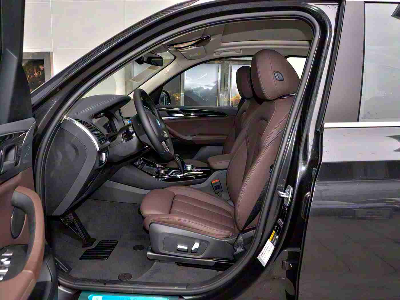 影音成人,汽车新宠来袭：沉浸式影音体验，智能科技引领未来出行-2