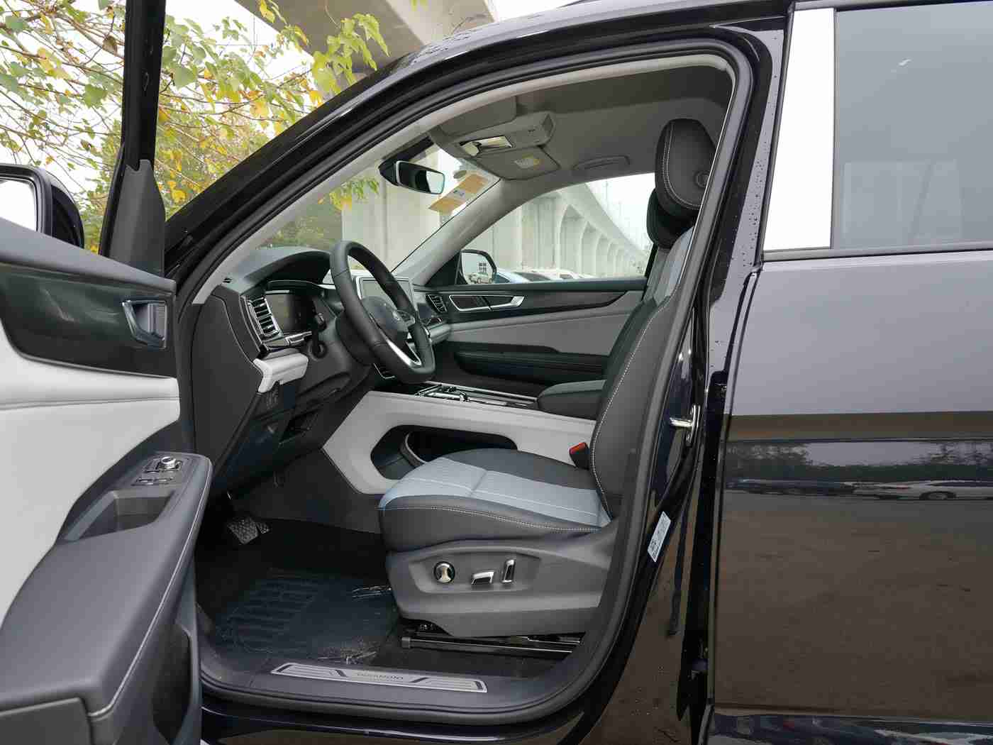 18摸下载,智能生活新伴侣，18摸APP引领汽车便捷新时代-2