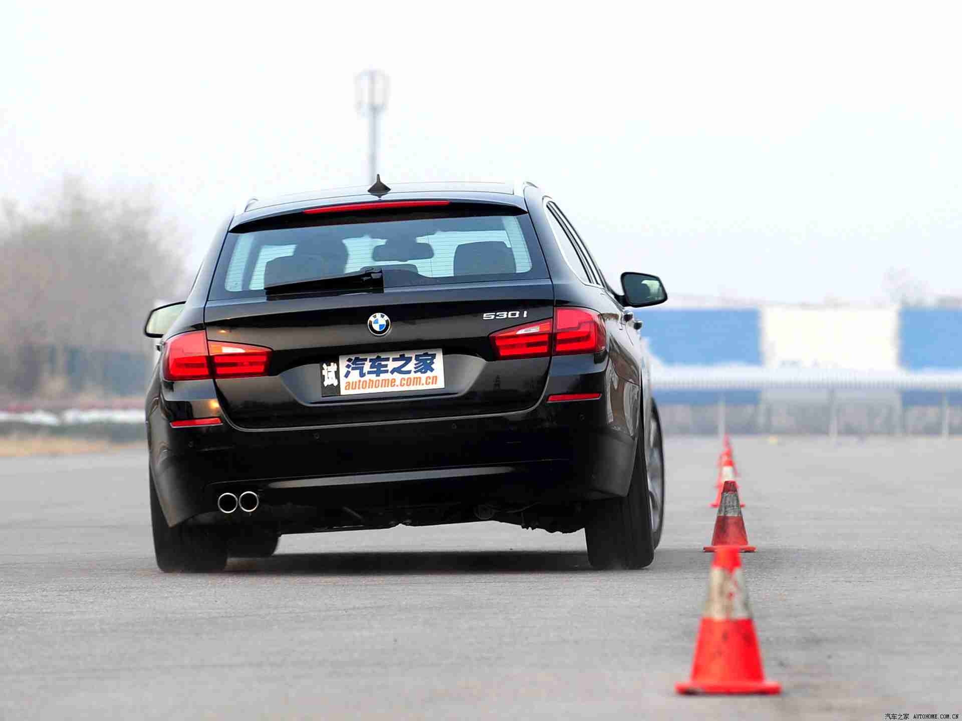 男生艹女生软件,汽车智能助手新潮流，趣味互动助绿色出行-1