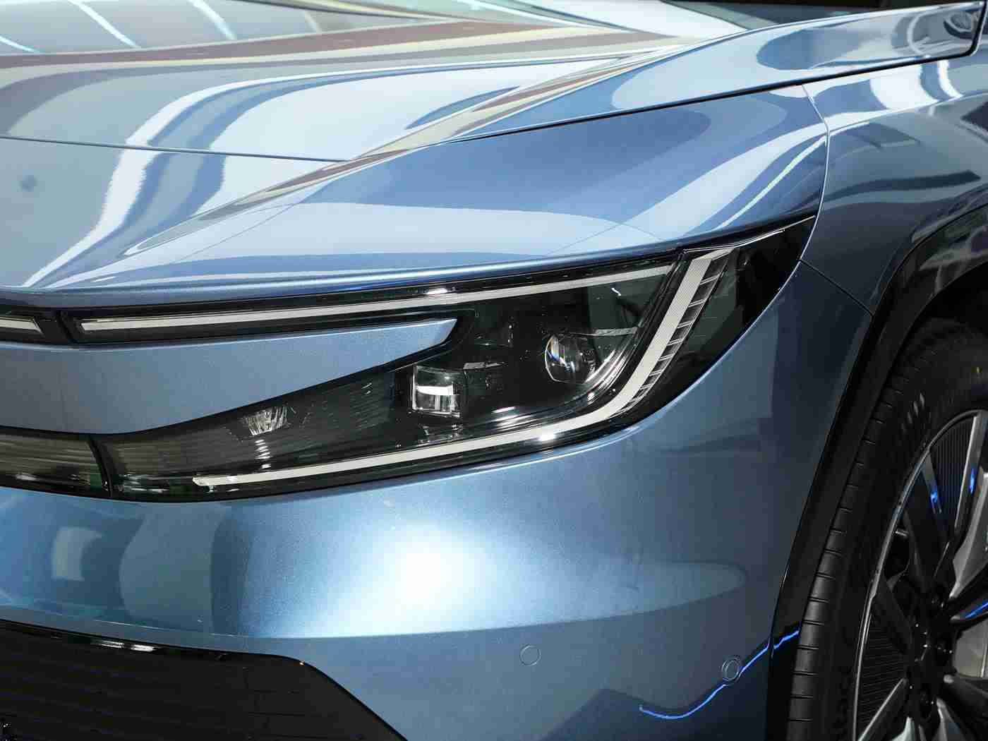 美女露胸APP,智能汽车新风尚:创新娱乐应用引领未来驾驶体验-1