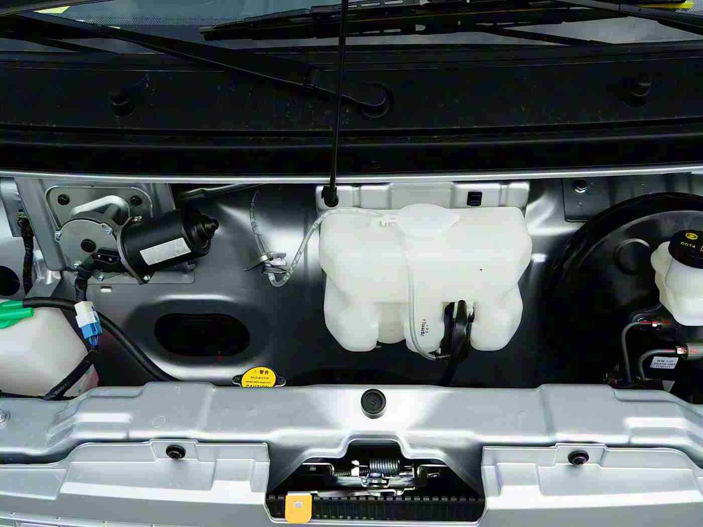 不用播放器的AV,车载娱乐新篇章：集成创新科技，打造无忧驾驶体验-1