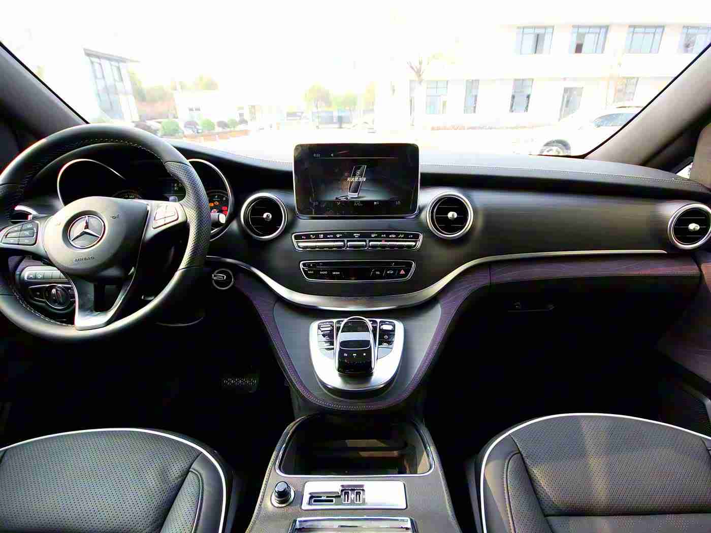 三上悠亚三级片,自然灵感碰撞科技魅力，三上悠亚混合动力车型引领汽车新潮流，环保智能安全一应俱全-1