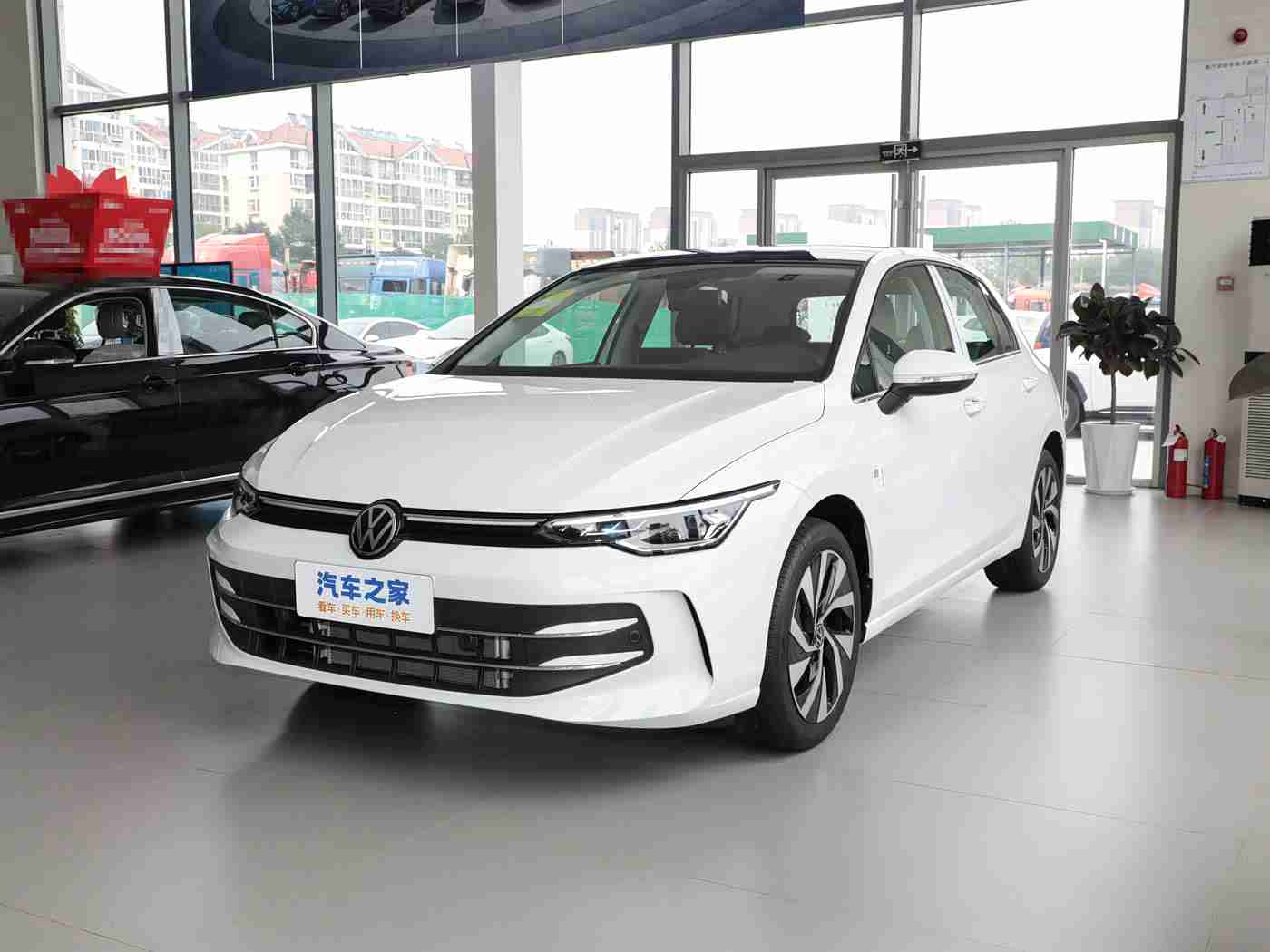 欧美屁屁,时尚动力新宠，欧美品牌汽车“欧美屁屁”引领市场潮流，细节解析揭秘独特魅力！-3