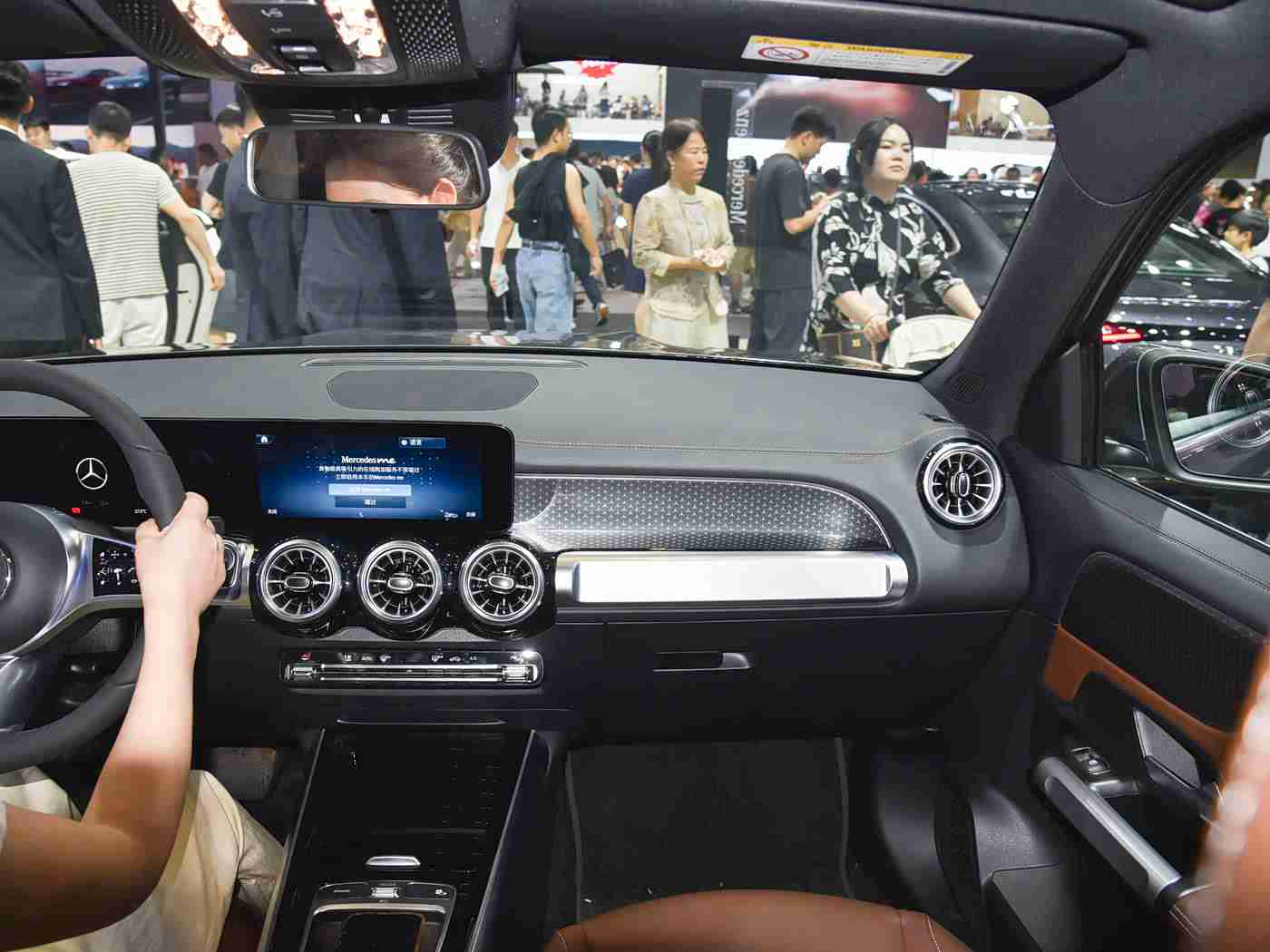 -美好生活,从今日开始,看见更大的世界抖音,新能源汽车与智能驾驶引领潮流，抖音助力汽车行业个性化变革-4