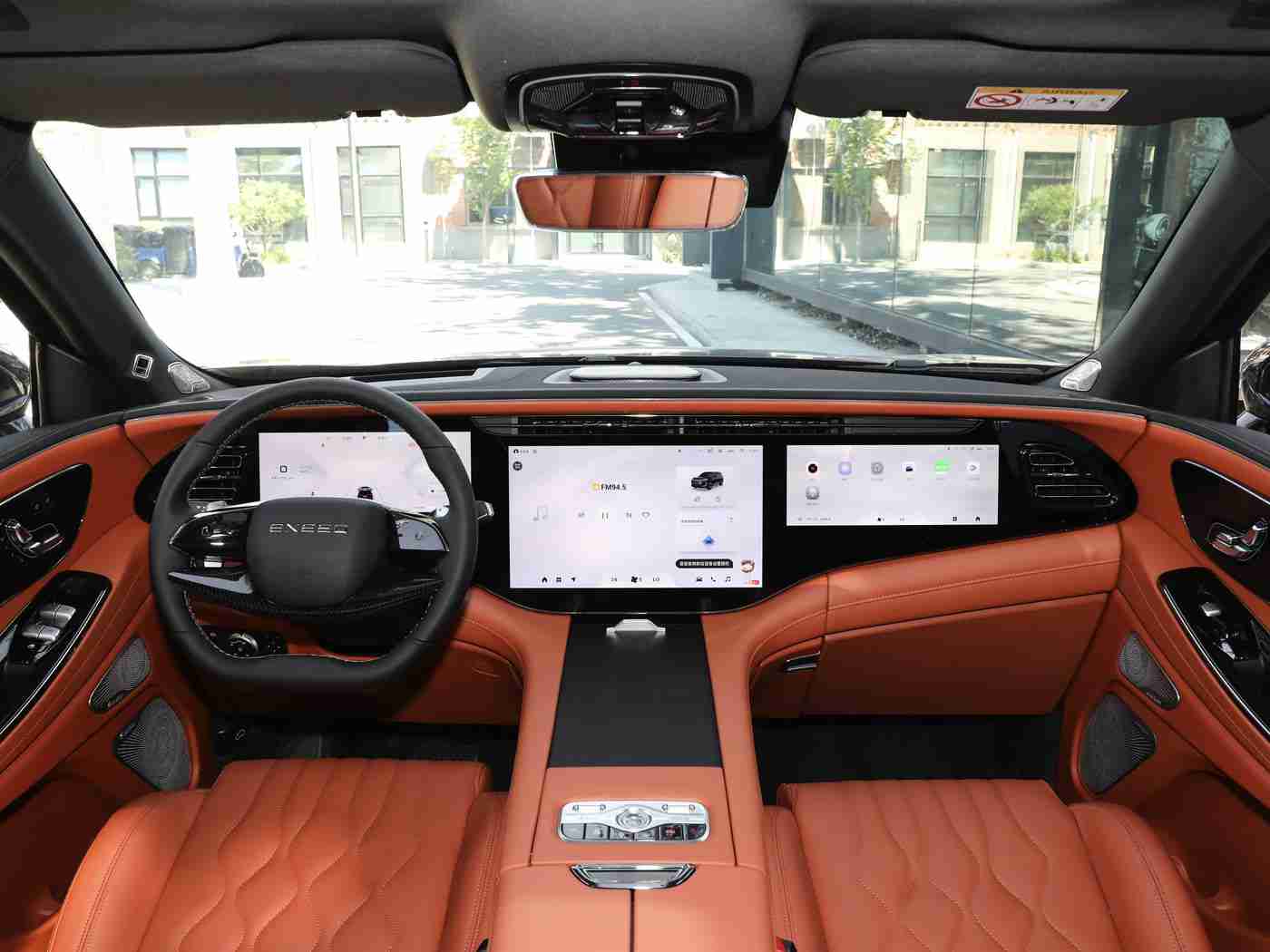 乱伦视频网,前沿科技引领潮流，独特设计抢占市场：揭秘全新概念车惊艳亮相！-2