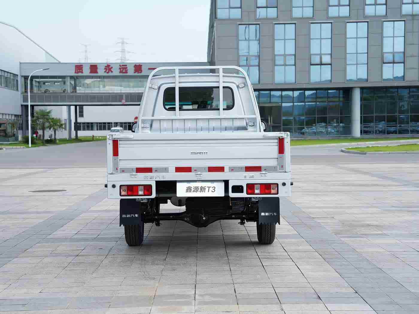 两个人看的www,科技领航，时尚驱动——潮流先锋新车型震撼登场-2