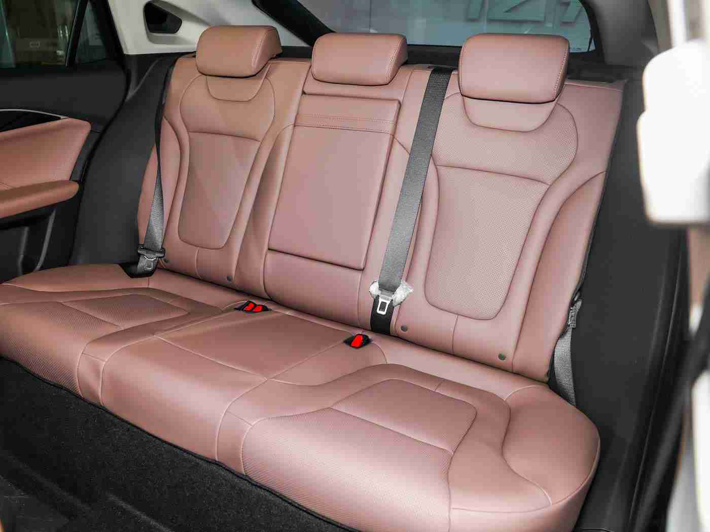 黄色入口,时尚炫黄，智能领航，环保先锋，驾驭未来-3