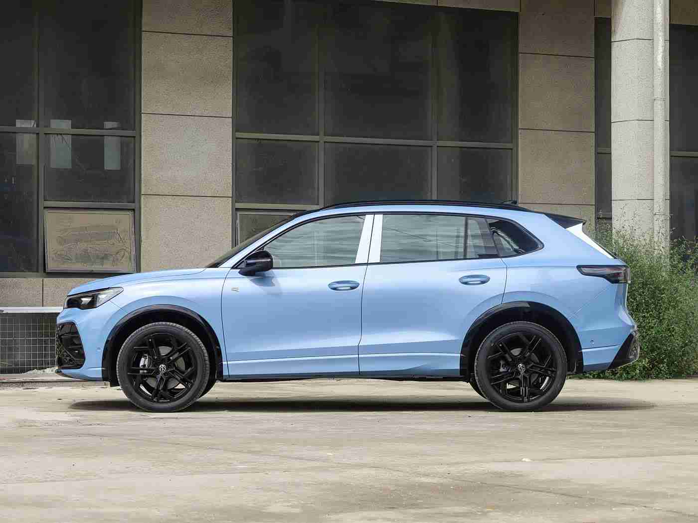 男生女生一起叉叉叉,全新SUV跨界时尚，男女皆爱，热议话题燃爆驾驶乐趣-3