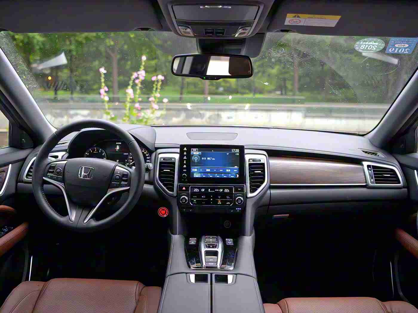 网黄软件,智能驾驶新风向：车载软件革新，汽车行业迈向未来体验-1