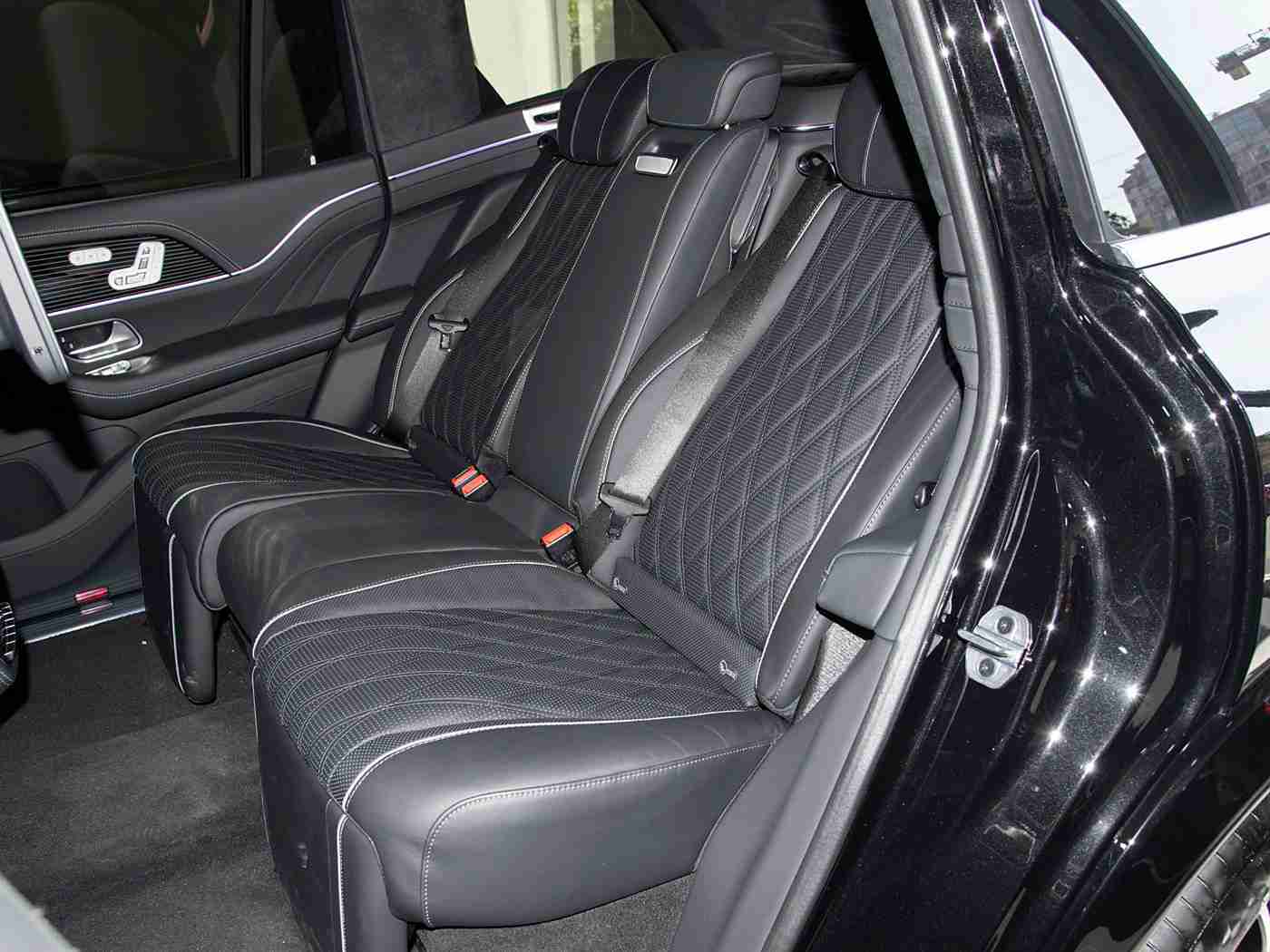 蝌蚪窝网,特斯拉Model Y：新能源汽车黑马，科技配置丰富，性能卓越，年底上市备受期待-3