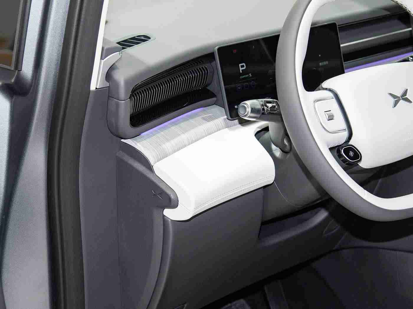 人人弄,未来驾驶新篇章，智能护航，出行无忧-3