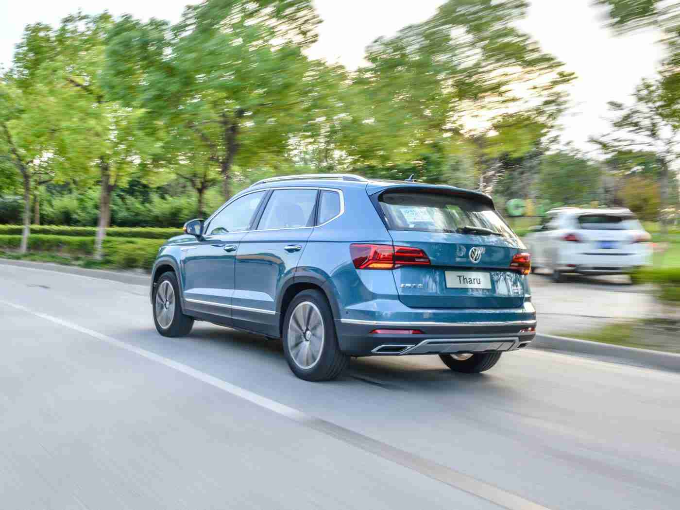 17吃瓜,新能源汽车市场新宠：17吃瓜电动车型惊艳亮相，续航400公里，8秒破百-1