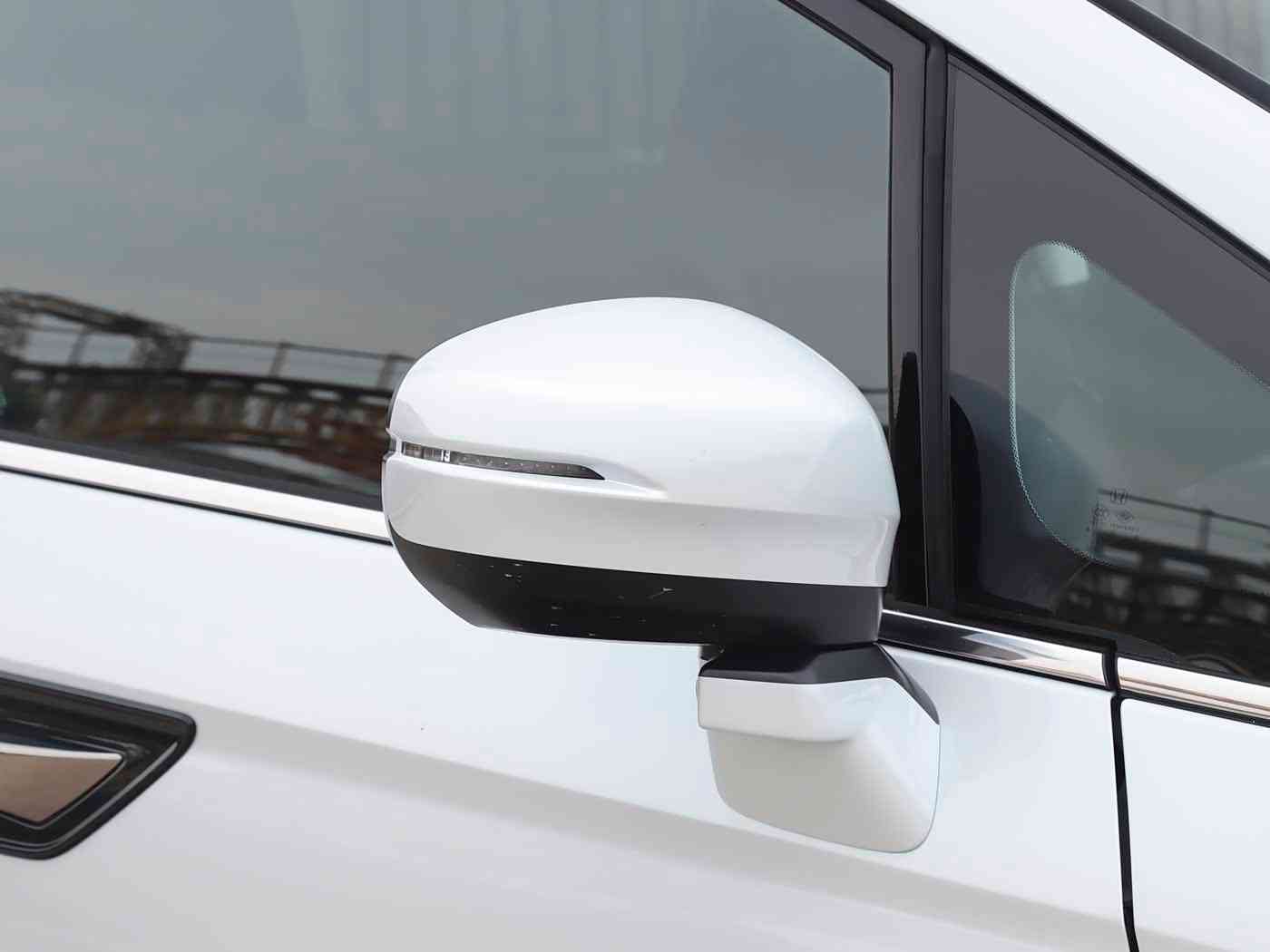 男生女生靠逼软件,“智能驾驶新风尚:“逼软件”让男女车主驾驶生活更便捷舒适”-2