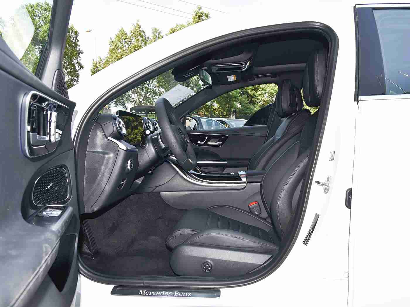 成人av影片,自动驾驶革命浪潮来袭：各大车企携手创新，未来汽车生活即将颠覆想象-1