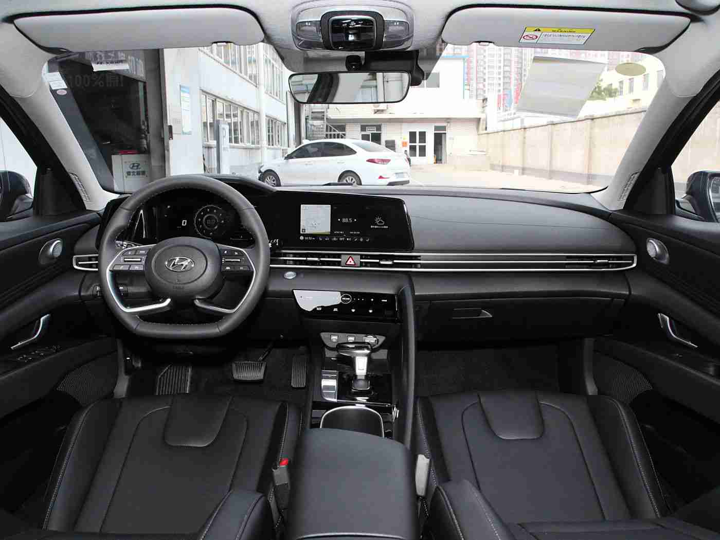 18岁禁止软件,科技护航青春路：智能驾驶新助手助年轻驾驶员安全出行-2