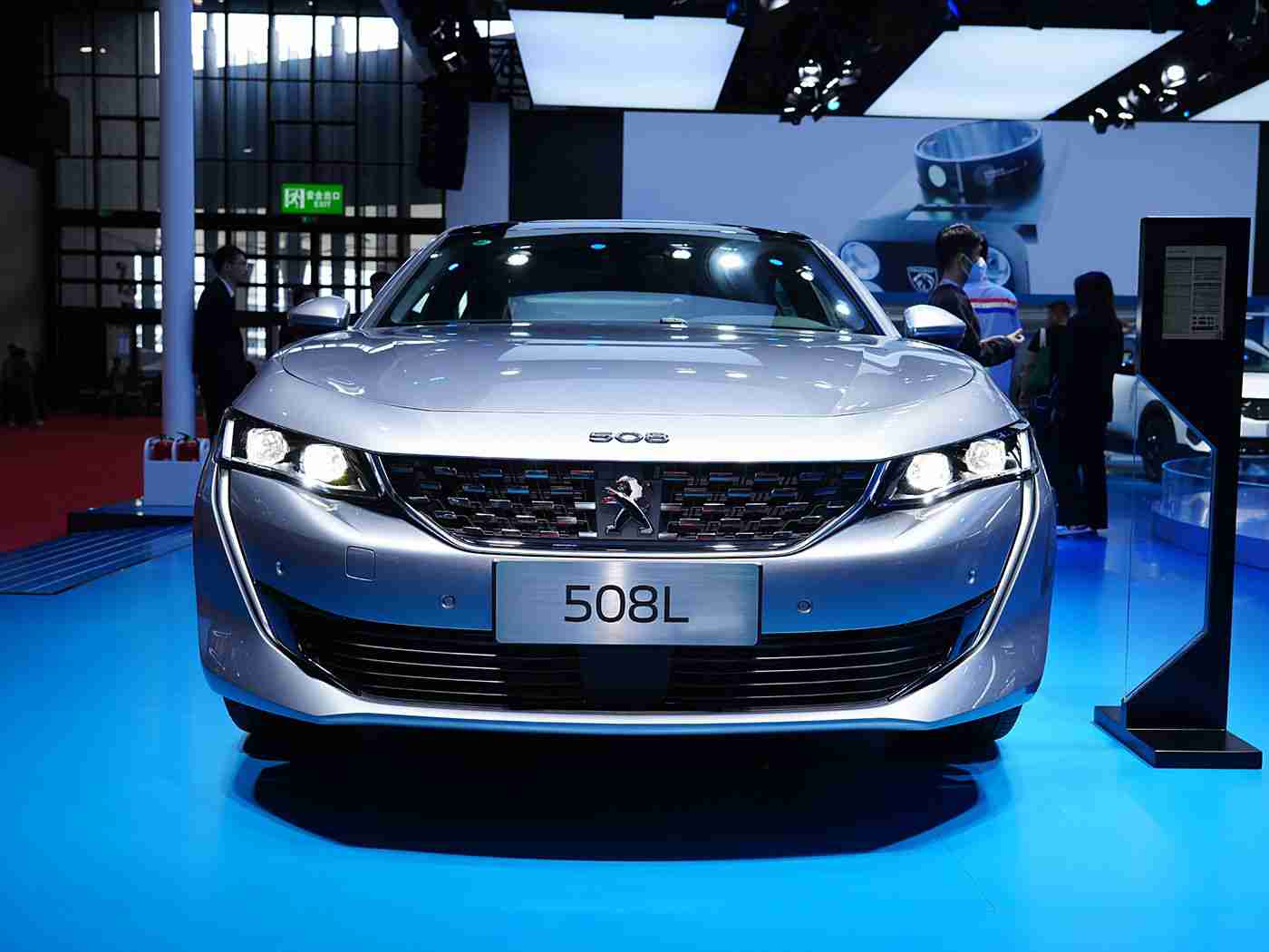 女人大白屁股,流线美臀SUV，智能豪华新风尚-3