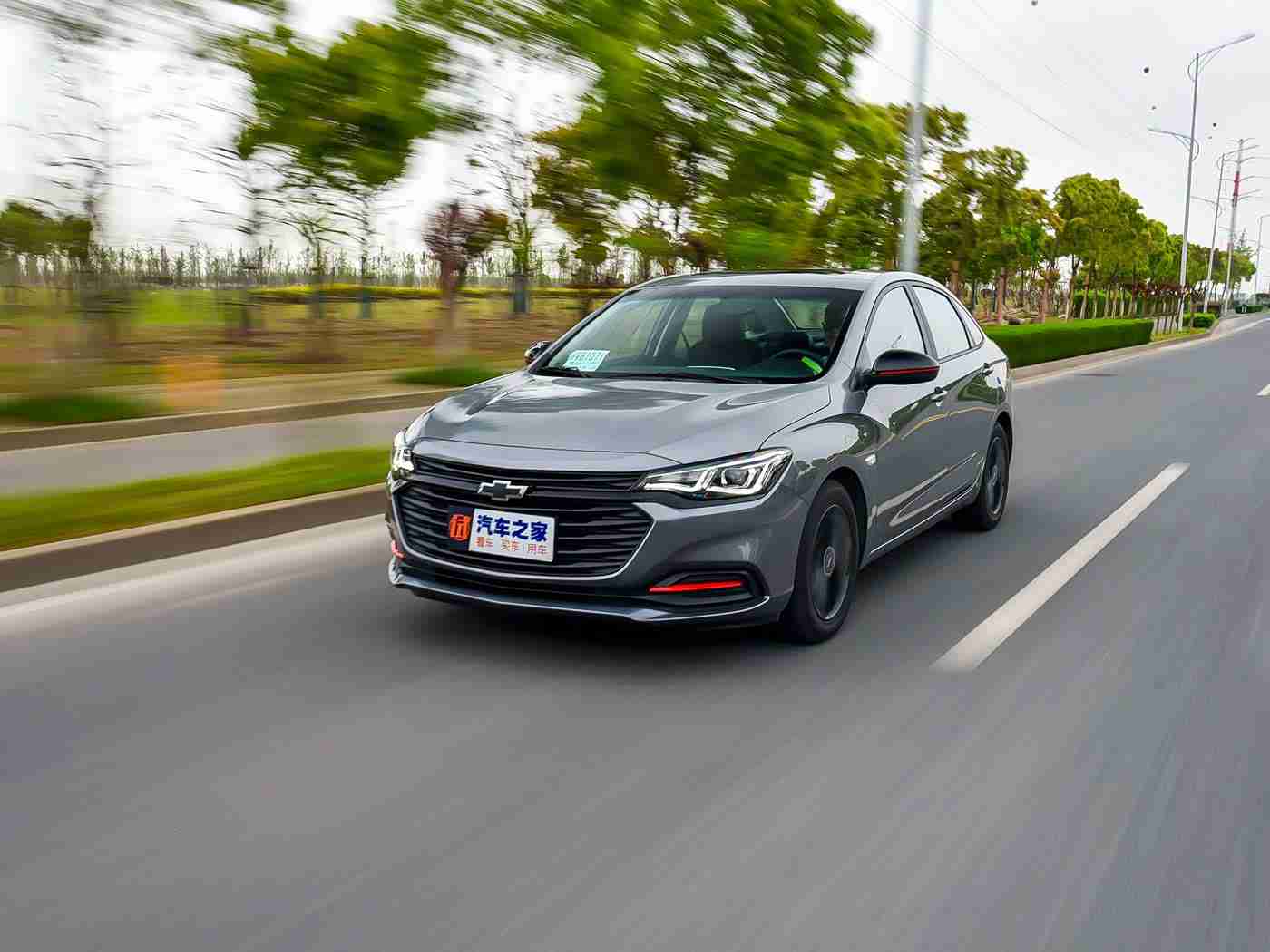 黄色404,时尚动感,智能环保,驾驭未来,绿色出行新标杆-1