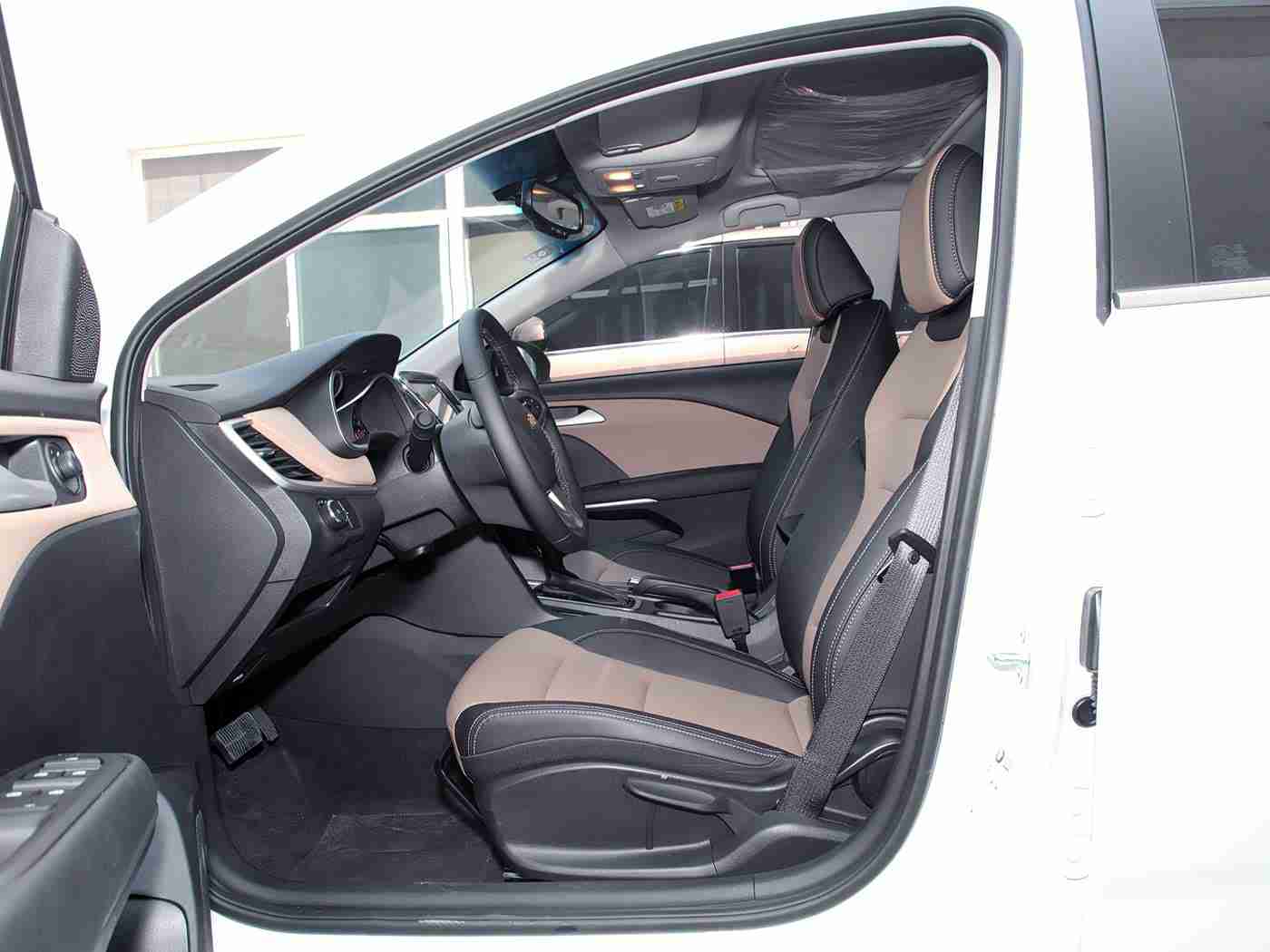 明星造梦工厂,汽车界创新先锋,明星元素打造个性豪华座驾-1