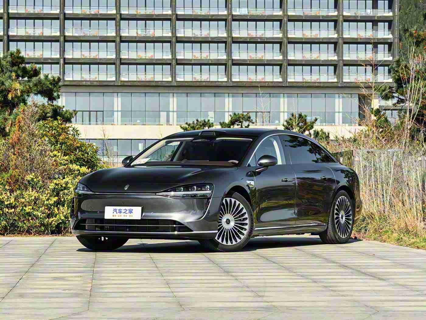 成人黄色APP,智能护航，绿色未来，驾驶新境界-1