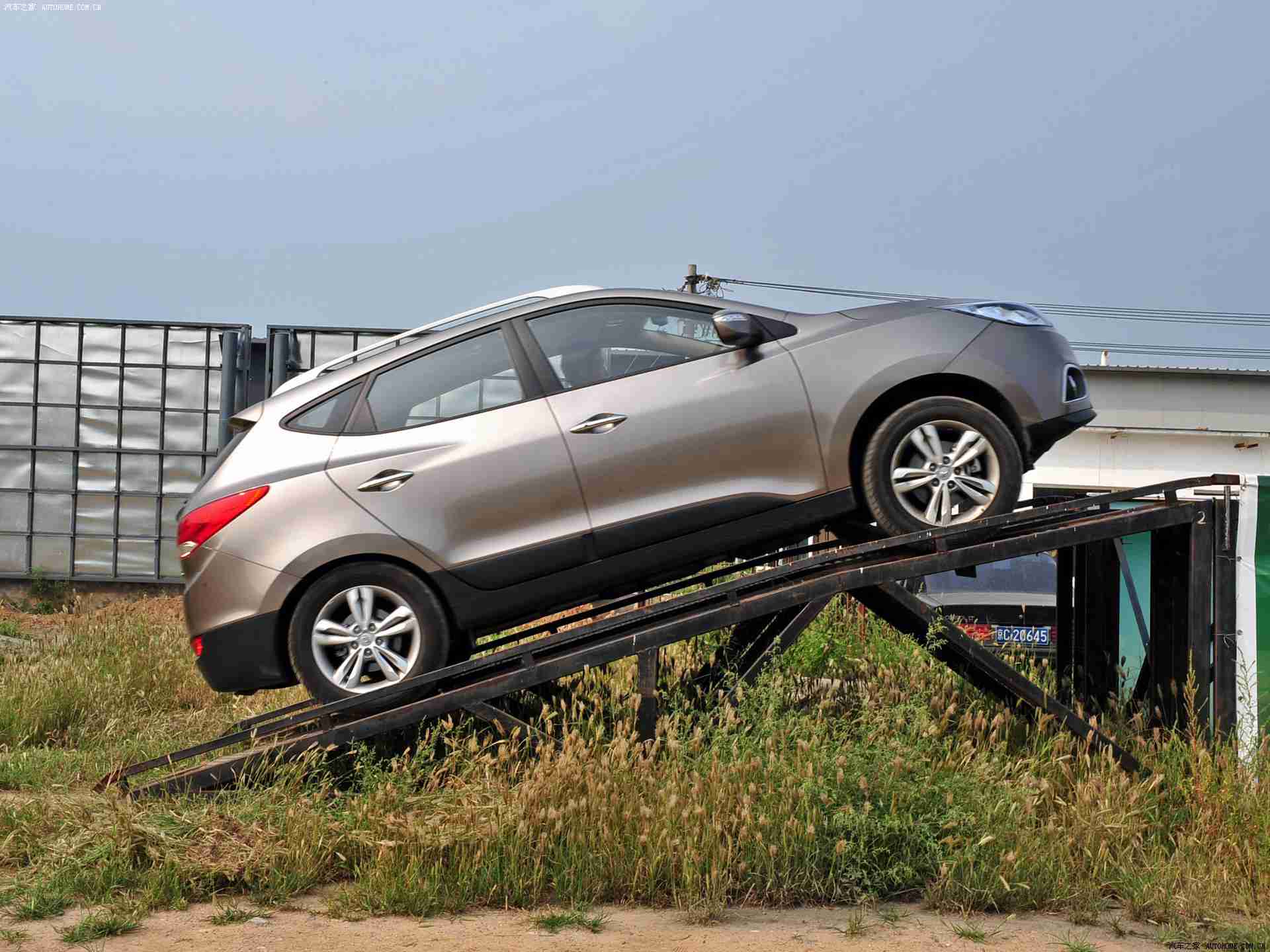 黄色软件2.0,汽车软件升级引领智能驾驶新潮流，全面革新出行体验-3