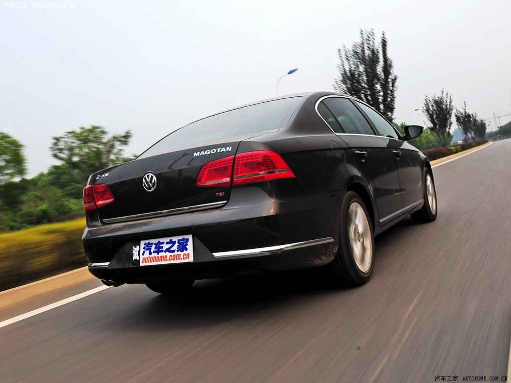 阿娇打开双腿被亲GIF,“争议GIF引爆汽车营销风波：阿娇事件暴露行业自律缺失，品牌形象受损引深思”-3