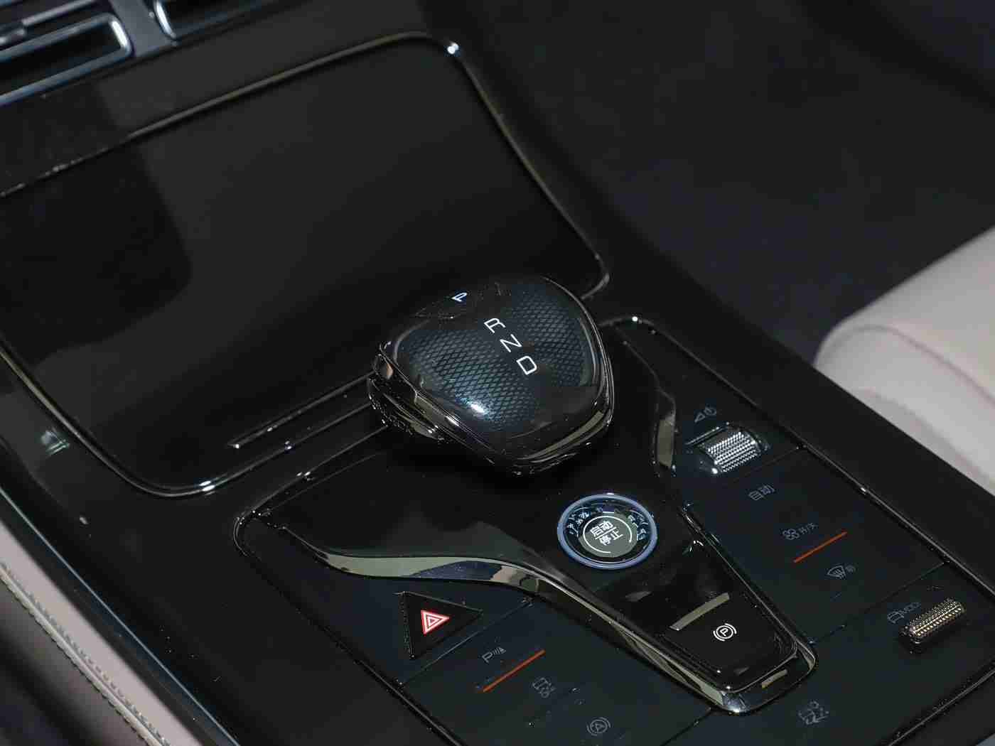 国精产品乱码一区一区三区四区,国精品牌创新设计亮相，＂一区一区三区四区＂乱码设计引领汽车潮流-4