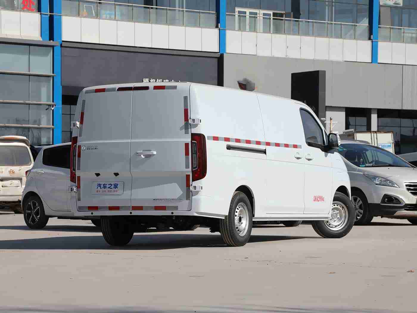 女人与公豬交交酡,新能源汽车盛宴来袭：“女人与公猪交交酡”引领时尚潮流，性能卓越备受期待-4