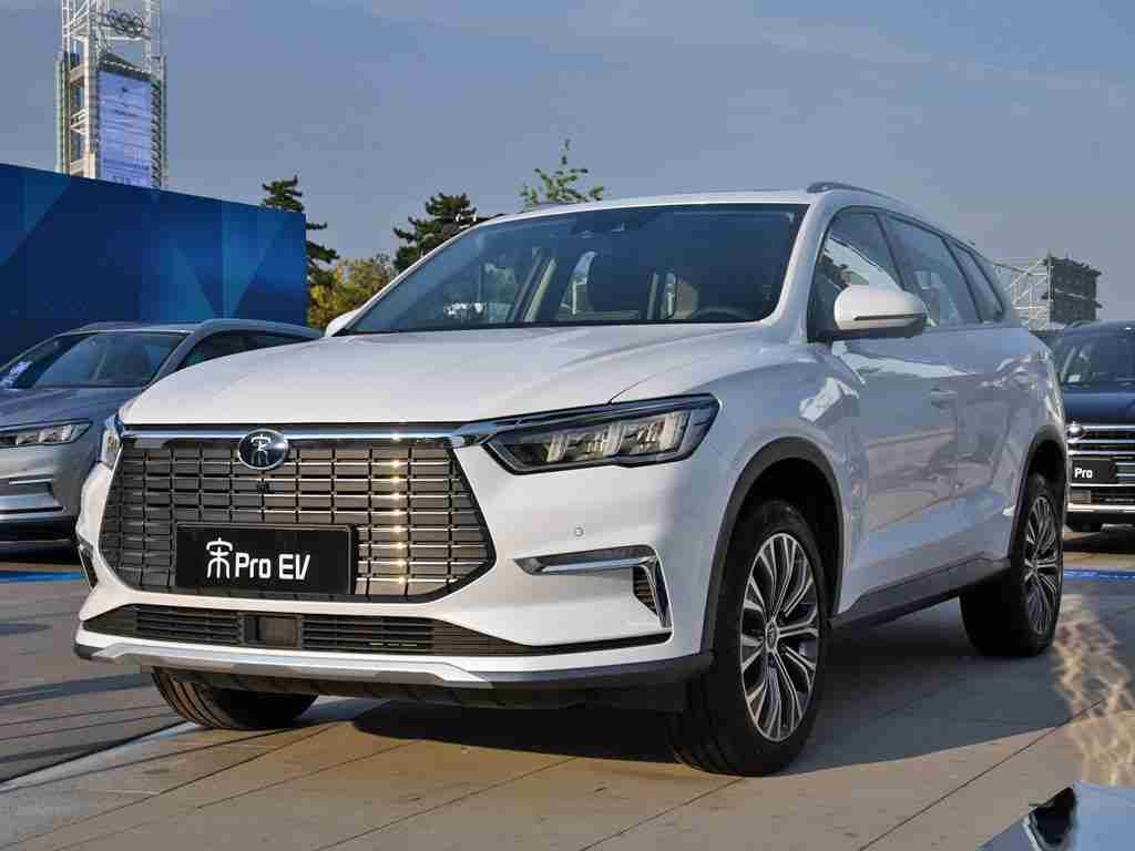 男生搞女生软件,汽车社交新风口：创新平台助力车企拓展年轻用户，打造沉浸式体验-2