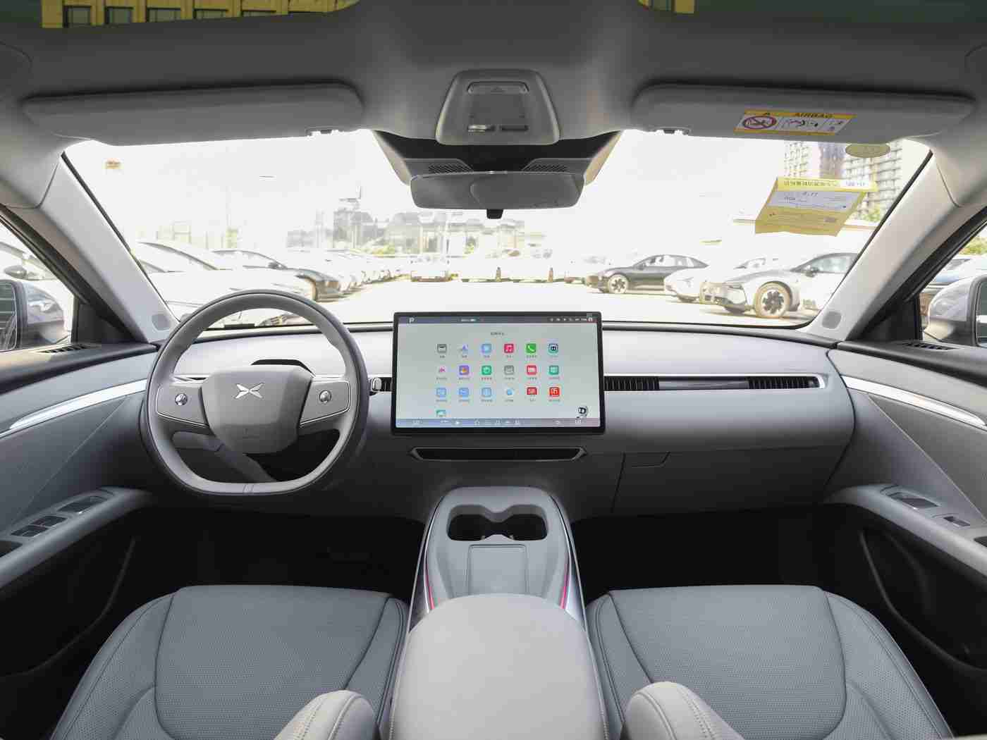 国产乱色,“色彩革新，动力卓越：国产汽车新锐以独特魅力引领市场潮流，受热捧成焦点车型”-2