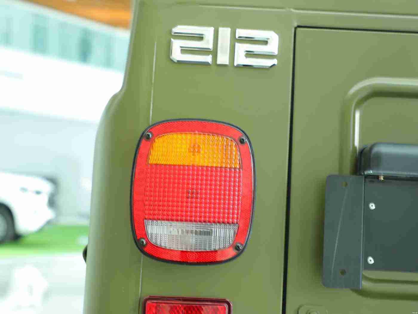 打扑壳不盖被子,汽车安全至上：新能源汽车崛起，安全配置与环保性能并重-5