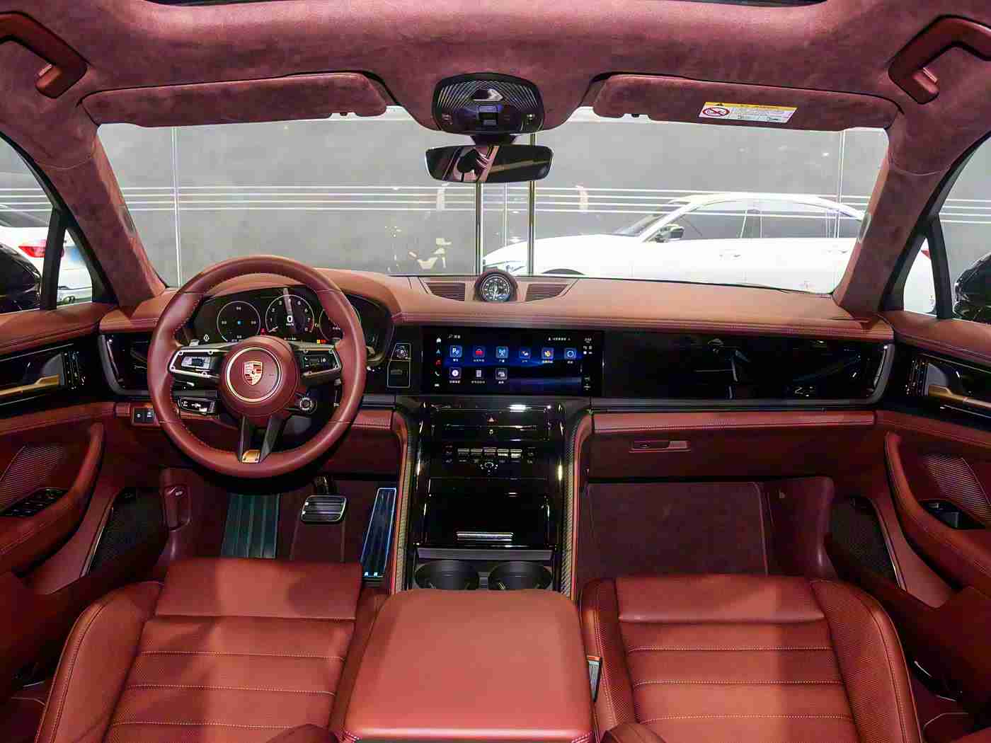 黄色软件下载3.3.3,汽车新宠亮相：多功能智能软件助驾，畅享舒适驾驶新体验-3