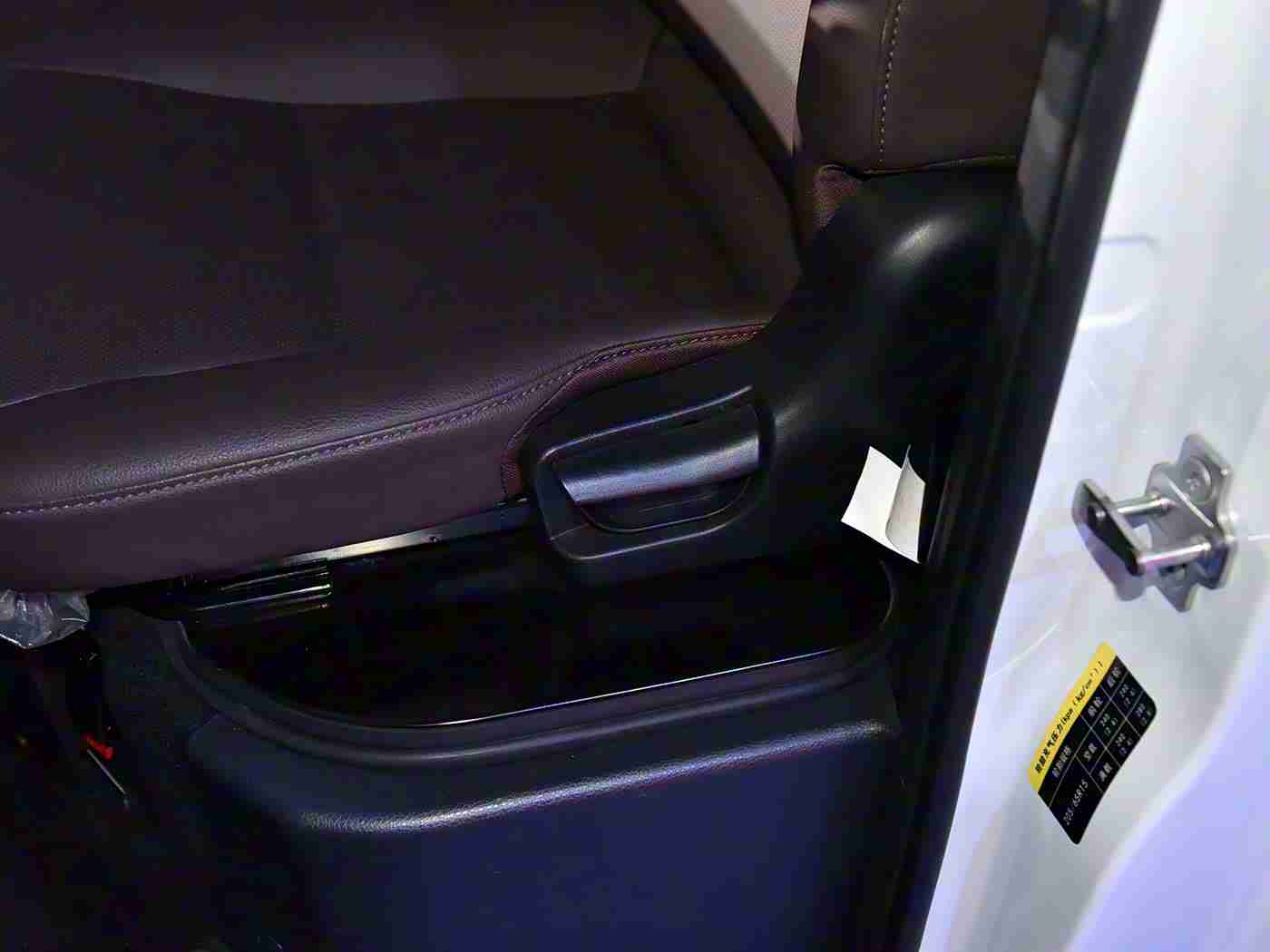 成人富二代,豪华驾乘新潮流,定制科技未来梦-2