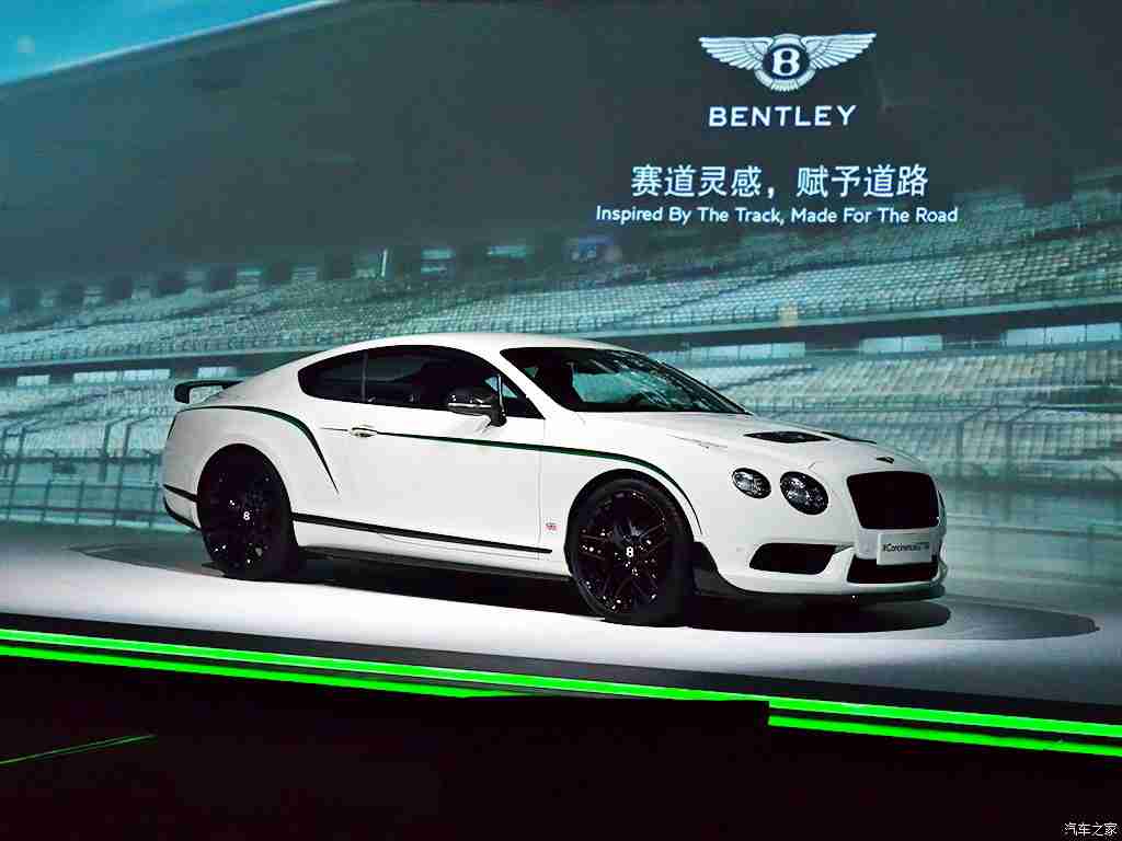 男生女生一起插插插,新能源潮流先锋，插电智驾，续航无忧，时尚豪华，价格亲民-1