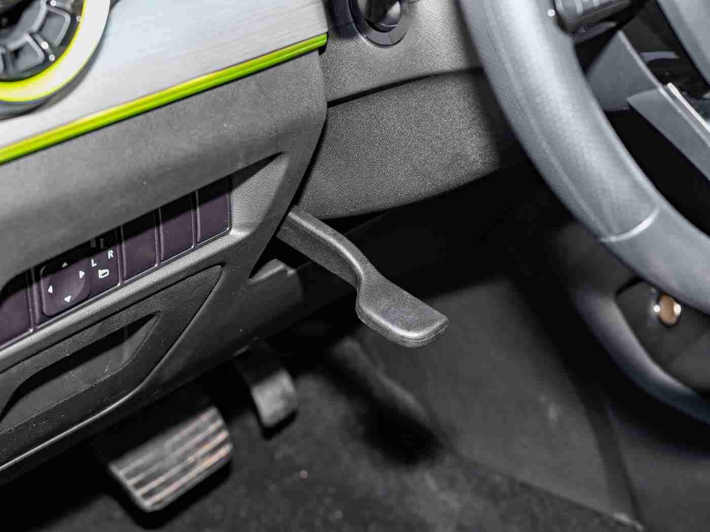 男生日女生软件,汽车社交新风尚:互动资讯,优惠一手掌握,打造个性化汽车生活圈-1