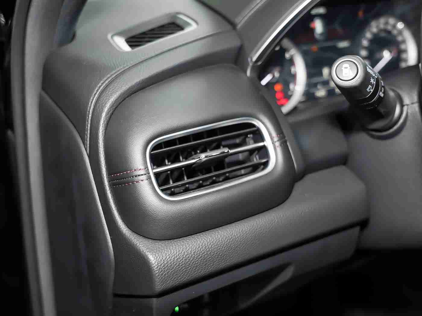 黄游下载3.0.3免费oppo版大全,OPPO车主新宠：一站式汽车应用黄游3.0.3版，导航保养一网打尽-1