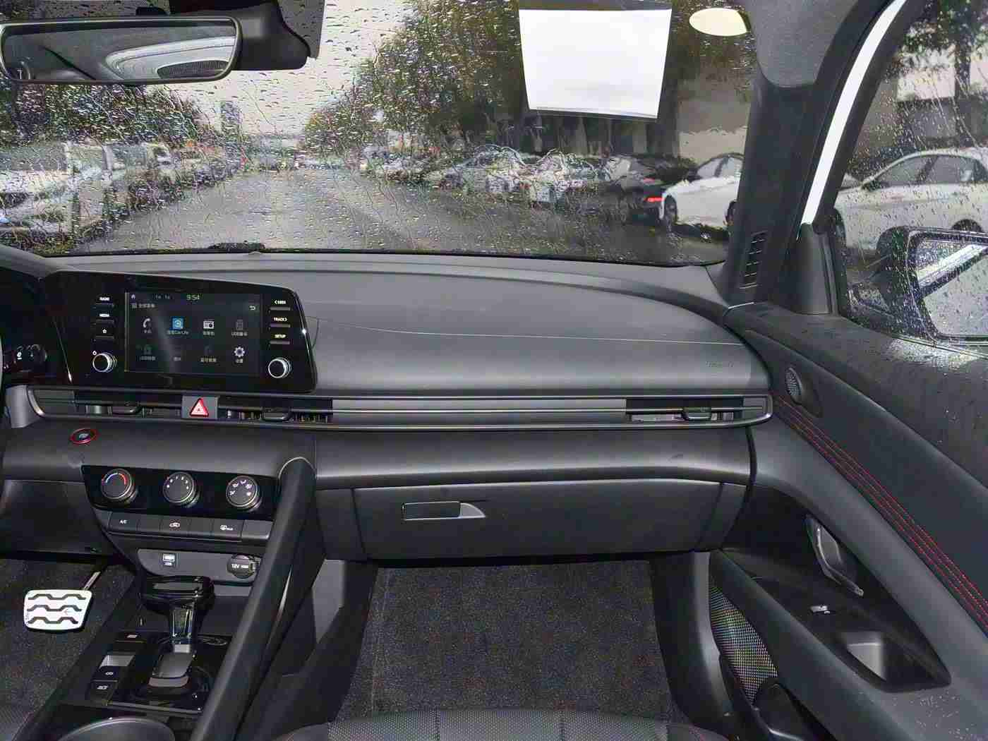 黄色软件3.0.3,汽车智能化新篇章:创新软件引领驾驶革命,未来出行更安全便捷-3