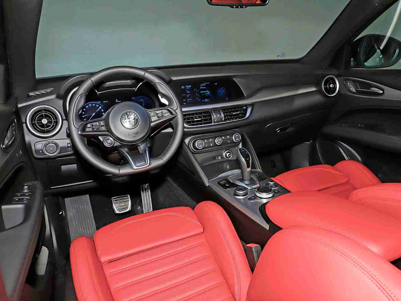 夜间18禁,科技领航,夜间行车安全无忧:揭秘“夜间18禁”智能驾驶系统革新之路-2