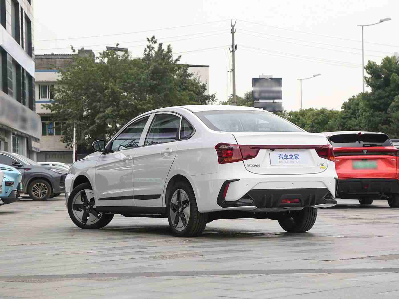 和亲女洗澡时做了爱,赛车手丑闻引发热议：家庭伦理危机冲击赛车界形象-1