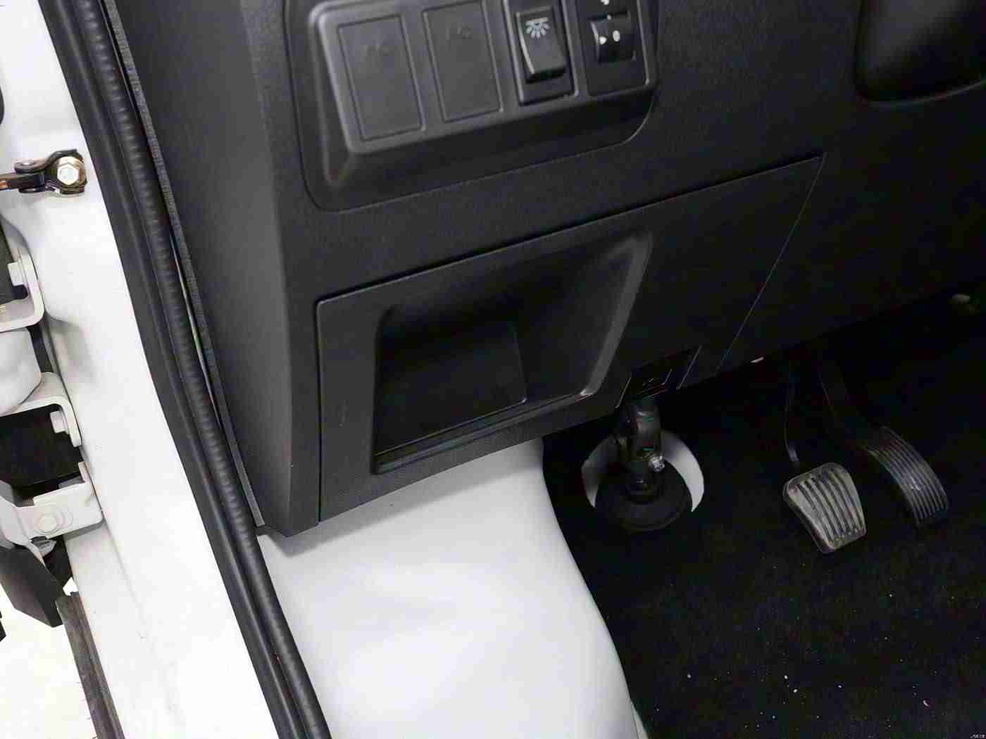 真实人妻尝试3p的故事,汽车行业变革新纪元:从传统“一夫一妻”到未来“三人共乘”,智能新能源引领出行新潮流-4