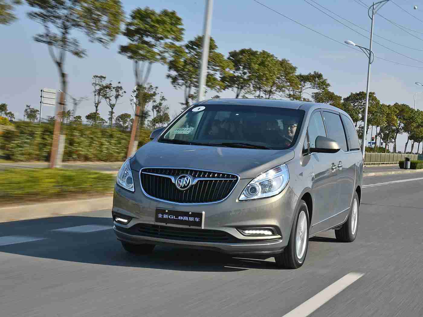 中文成人av,东方美学与未来科技融合，混合动力自动驾驶，“中文成人av”概念车引领未来出行潮流-2