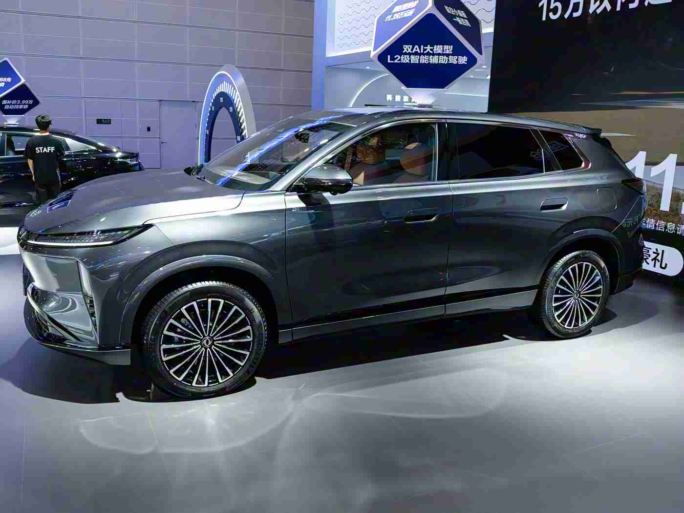 少妇厨房与子伦厨房的互动探讨,汽车厨房未来趋势解析：少妇子伦共话轻奢环保新风向-3