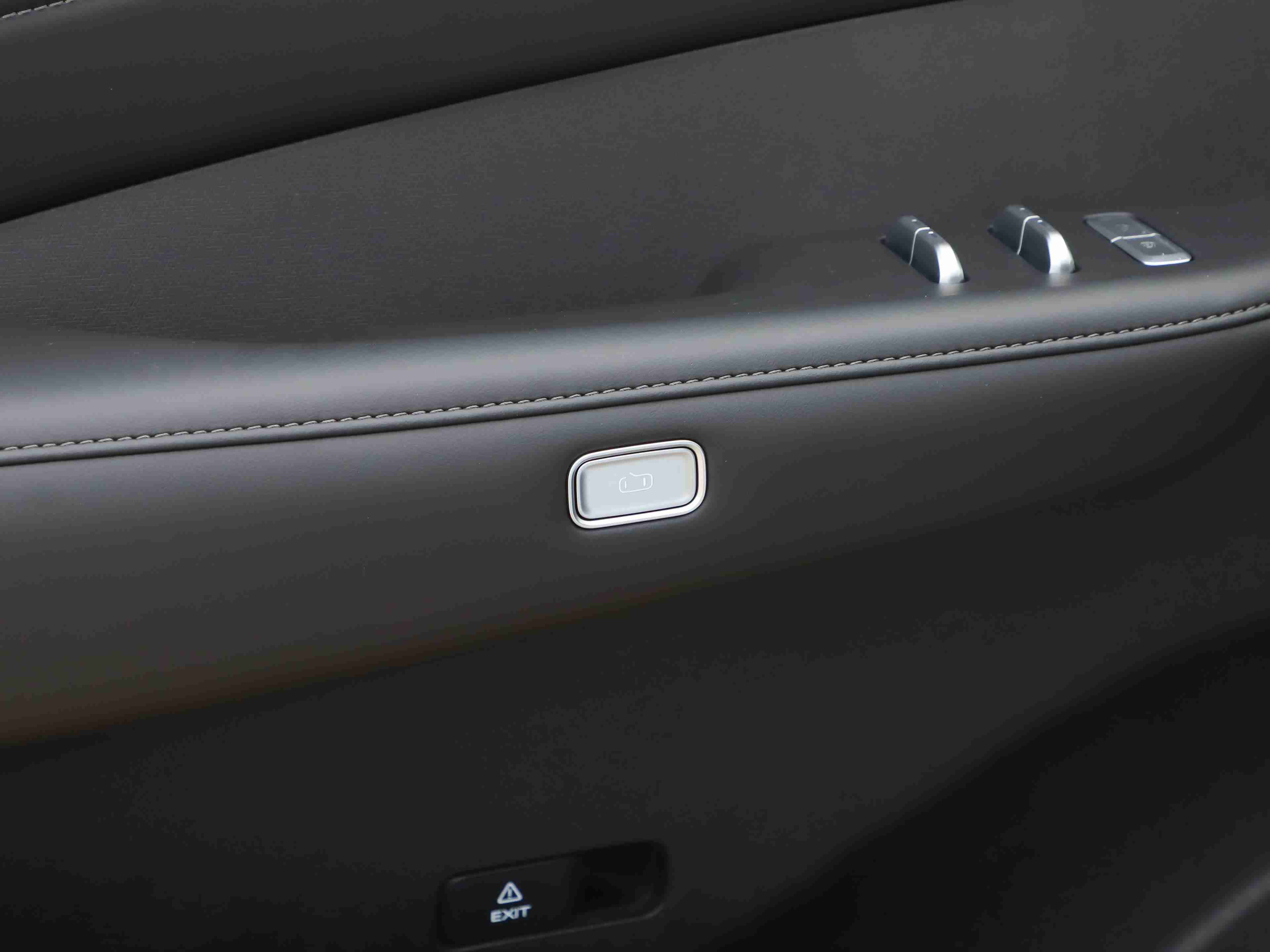 中国av片,中国品牌新锐车型亮相，匠心设计引领环保潮流，未来汽车市场前景可期-1