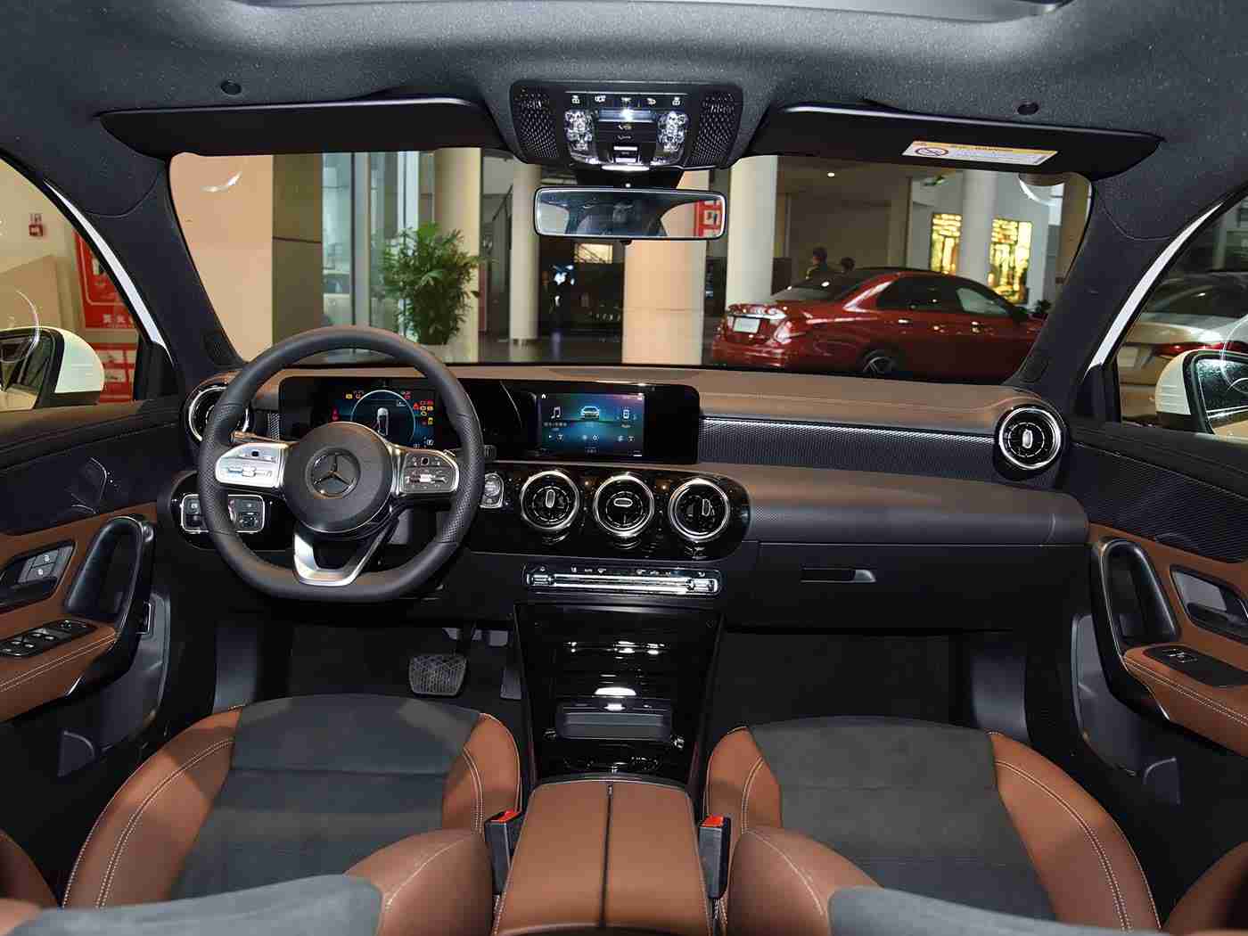 成人黄色应用,汽车智能革命下的安全护航：车企多管齐下守护用户隐私与安全-3