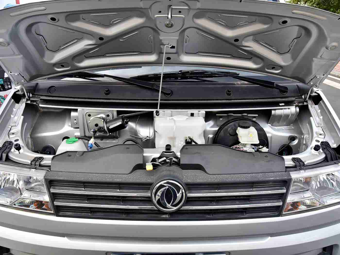 黄色APPOPPO,科技驱动,时尚领航:全新车型惊艳亮相,市场期待新亮点-1