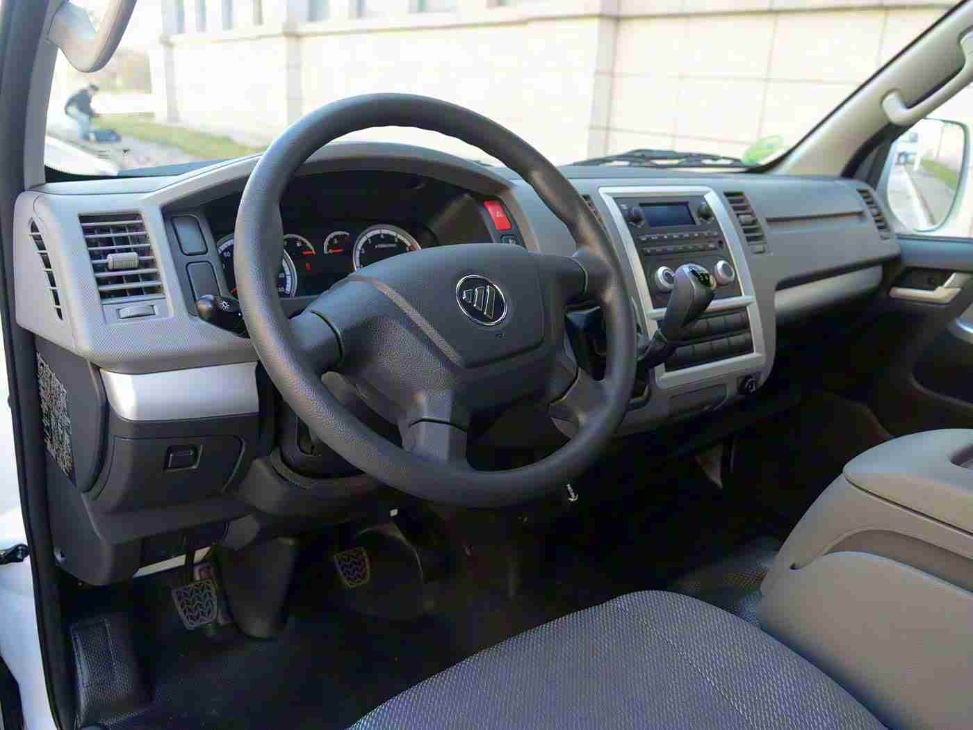 3p经历,科技融动,未来启航:极简美学与智能动力,打造颠覆性驾驶新境界-1