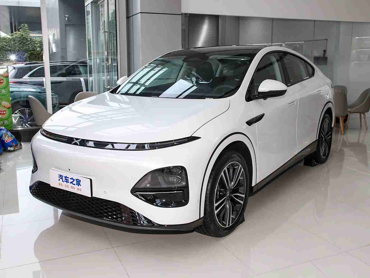 丹麦农场的女儿,“环保节能新篇章，时尚智能新能源汽车引领未来出行潮流”-5