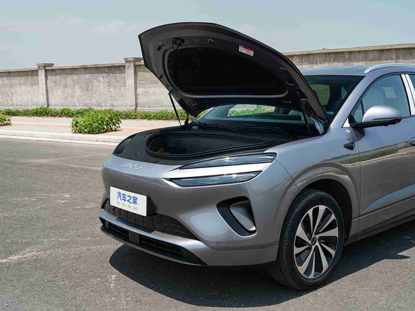 草莓视频站长统计,新能源汽车崛起，绿色驱动未来，市场变革新风向-2